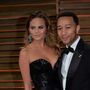 John Legend e Chrissy Teigen estão “grávidos”