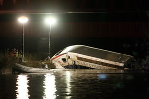 Crianças seguiam de forma indevida em TGV descarrilado