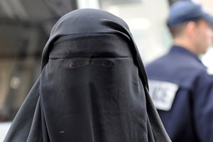 Daesh proíbe o uso de burcas