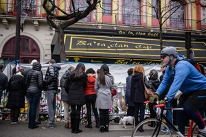 Terrorista ligado a Paris procurado em Portugal e outras 17 histórias