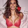 Sara Sampaio em destaque na nova sessão da Victoria's Secret