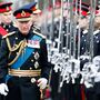 Os príncipes William e Harry revelam as fragilidades do pai