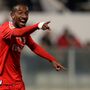 Talisca marca três e o Benfica vence por 6-1