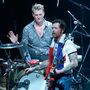 Eagles of Death Metal cancelam digressão
