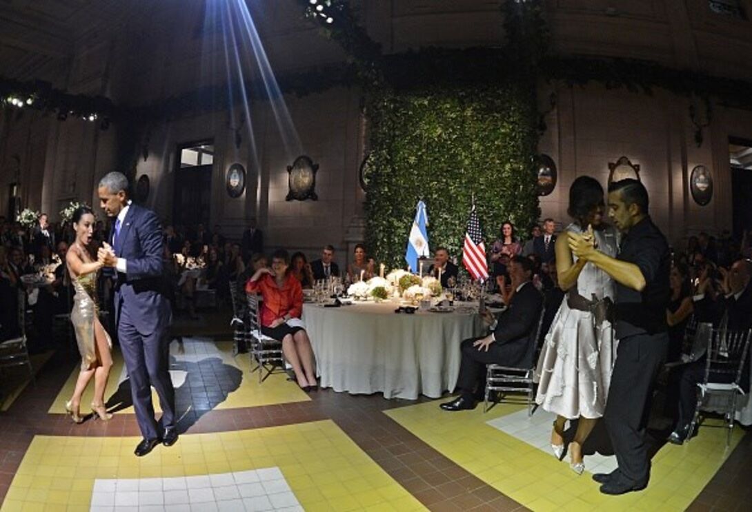 Obama dança tango na Argentina (vídeo)
