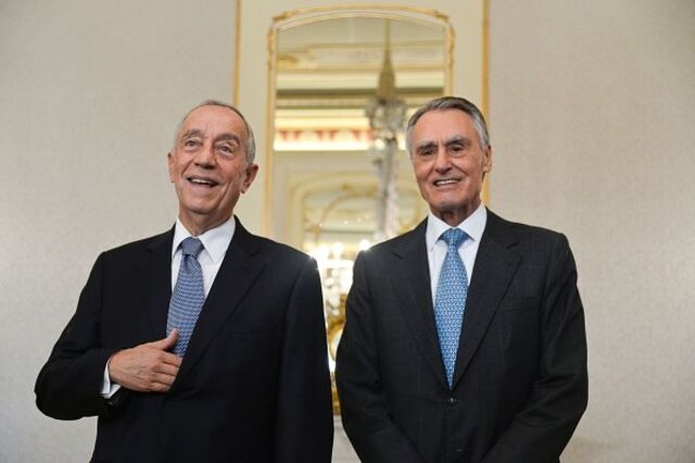 Marcelo condecora Cavaco com Ordem da Liberdade - Portugal - SÁBADO