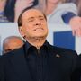 Sílvio Berlusconi tem uma namorada de 21 anos