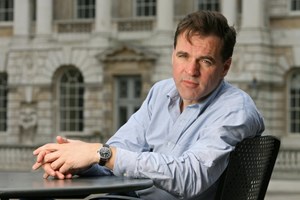 Niall Ferguson fez a biografia política de Kissinger