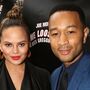 Bebé de John Legend e Chrissy Teigen mostra que tem ritmo