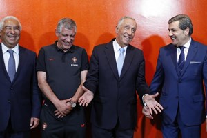 Marcelo é a 'balança' entre o 'hiper-optimista' Costa e o 'preocupado' Fernando Santos