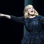 Adele canta e dança Spice Girls em concerto (vídeo)