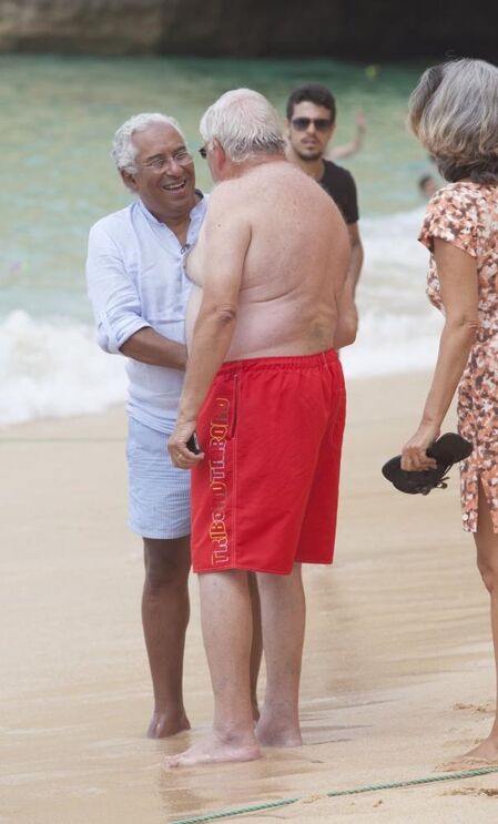 Do Algarve ao Tibete. A política vai a banhos