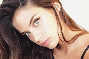Sara Sampaio divulga imagens da nova campanha 