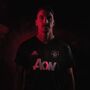 'It's Zlatan's Time'. Ibrahimovic já veste a camisola do Manchester United