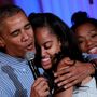 Obama canta os Parabéns à filha Malia