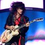 Guitarrista dos Aerosmith sofre ataque cardíaco em palco
