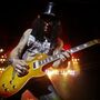 Guns N' Roses detidos por posse de arma