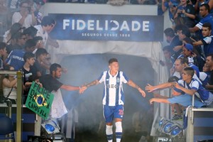 Otávio suspenso por dois jogos por dizer que 'Benfica jogou com mais três'