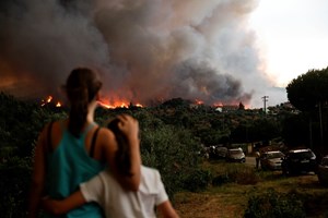 Mais de 500 bombeiros tentam controlar fogo em Abrantes (galeria)