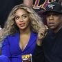 Jay Z afasta fã de Beyoncé
