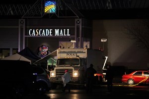 EUA. Cinco pessoas morrem em tiroteio num centro comercial