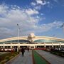 É uma ave? É um avião? Não, é o aeroporto do Turquemenistão