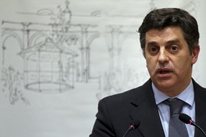 'Totalmente descabidas' especulações sobre segundo resgate