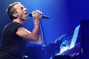 Filhos de Chris Martin actuam ao lado do pai