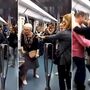 Dançarinos idosos derretem corações no metro de Barcelona 
