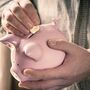 Portugueses estão a poupar cada vez menos