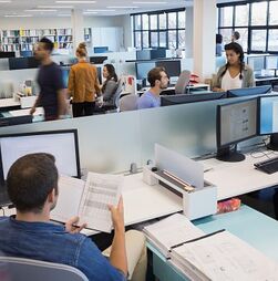 Mais de metade dos jovens aceitariam receber menos para serem mais felizes no trabalho