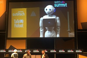 Os robôs também falam ao público do Web Summit
