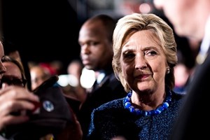 Equipa de Hillary ajuda a recontar votos, Trump acha 'ridículo'