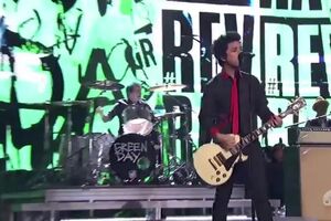 Green Day - Bang Bang - American Music Awards 2016.mp4