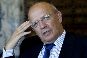 Santos Silva pede desculpa por declarações 'inapropriadas'