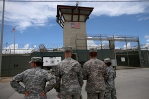 Biden promove encerramento de prisão de Guantanamo mas não fixa prazo