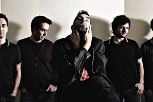 Boas festas no Sabotage com Pop Dell'Arte e Señoritas