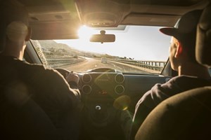 Campanha de alerta para perigo do telemóvel ao volante regista mais de 14.000 infrações
