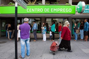 Portugueses querem mais apoio social, sem aumento de impostos