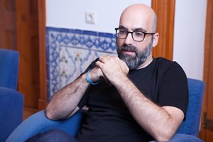 Valter Hugo Mãe defende-se de críticas a livro