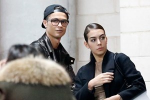 Namorada de CR7 na primeira fila da Semana da Moda