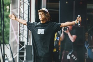 Os meninos também usam vestidos