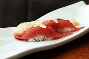 Fado em Japonês e sushi no Apartamento