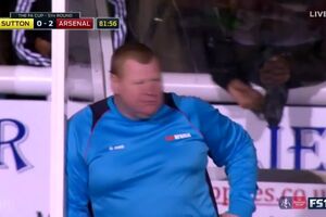 Wayne Shaw vs Arsenal.mp4
