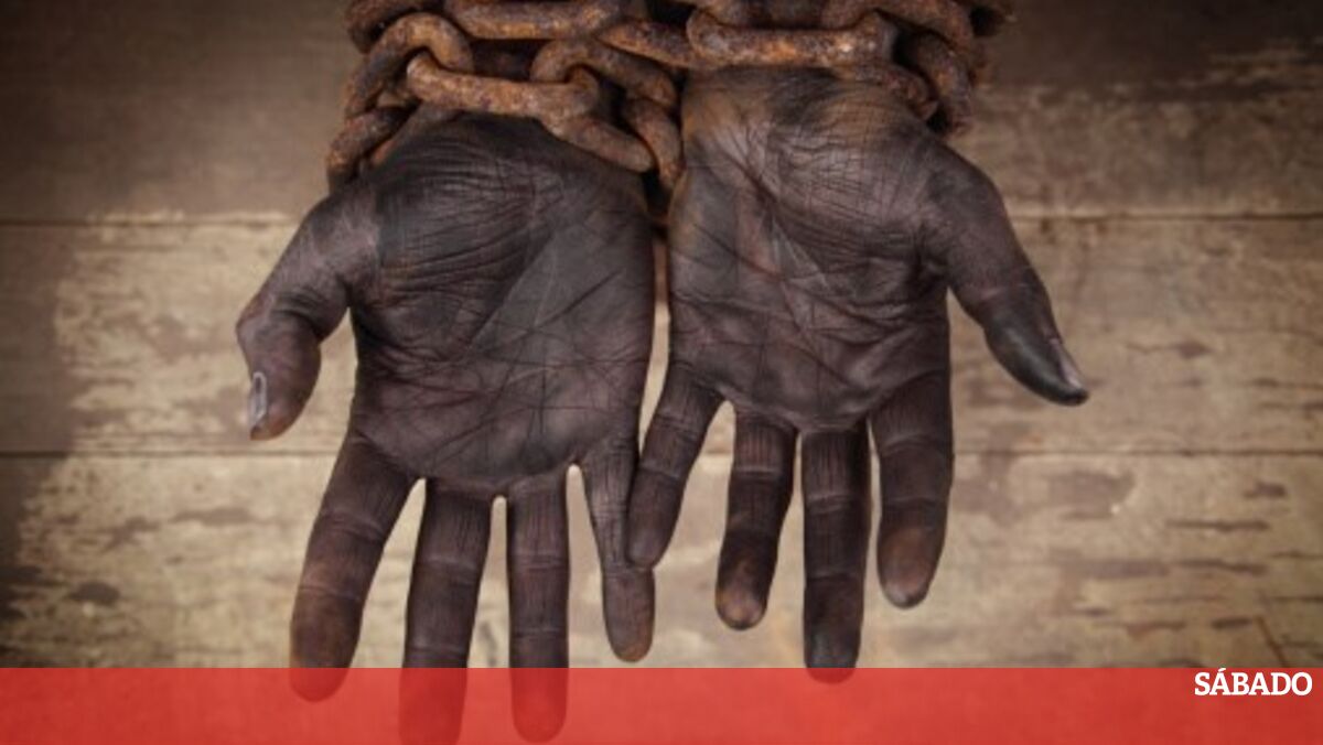 Como era a vida dos escravos em Portugal - Vida - SÁBADO