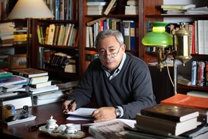 Associação 25 de Abril oferece instalações para conferência de Nogueira Pinto