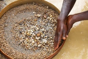 Padre descobre um dos maiores diamantes de sempre