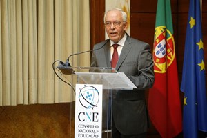 CNE não quer nota mínima nos exames para acesso ao superior