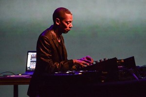 Countdown para o Neopop: Jeff Mills e Underworld encabeçam cartaz