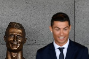 Cristiano Ronaldo partilha fotos da Madeira… sem busto